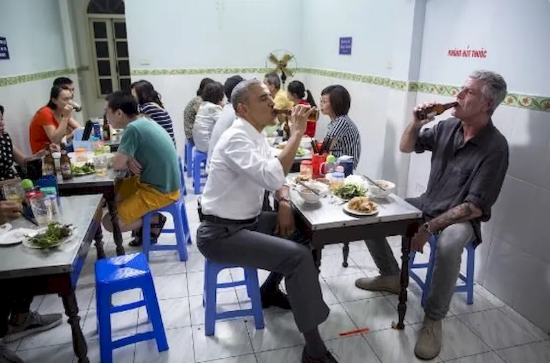 Tổng thống Obama từng ăn bún chả tại Việt Nam