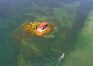 Just Room Enough - hòn đảo có người sống nhỏ nhất trên thế giới