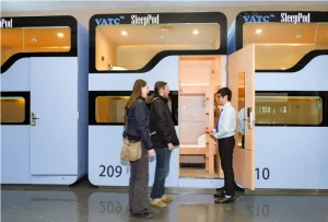 Có nhiều cách để bạn có thể ngủ tại sân bay vừa thoải mái vừa an toàn