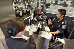 Bí kíp trả lời câu hỏi nhập cảnh khi đi Mỹ, Canada