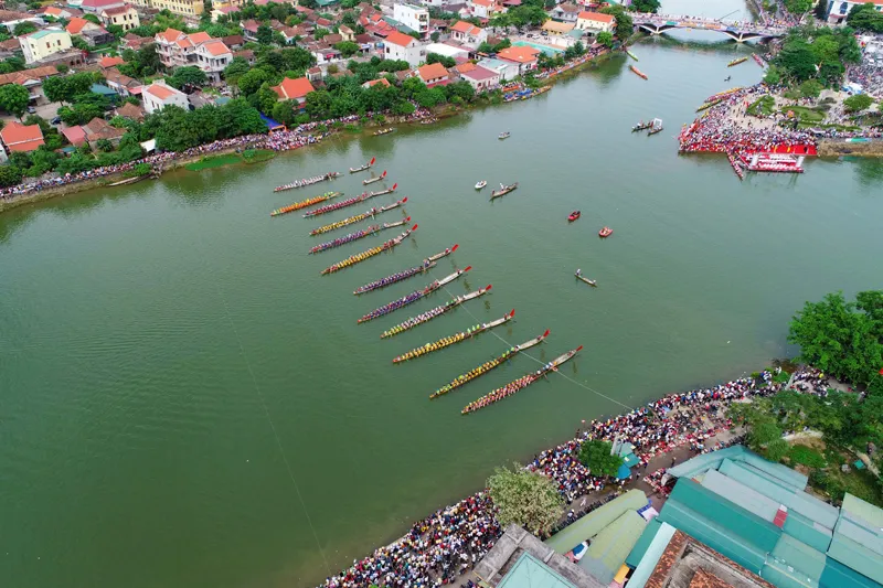 Lễ hội được tổ chức trên sông Kiên Giang