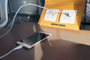 Tránh sử dụng các trạm sạc công cộng không rõ nguồn gốc