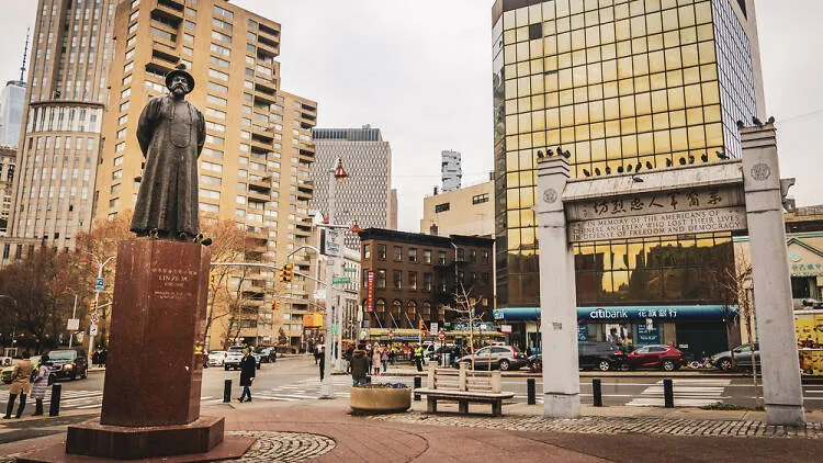 Đi tới Quảng trường Chatham