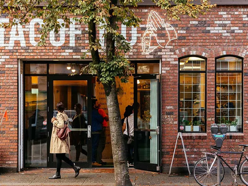 Cửa hàng trên phố Vancouver