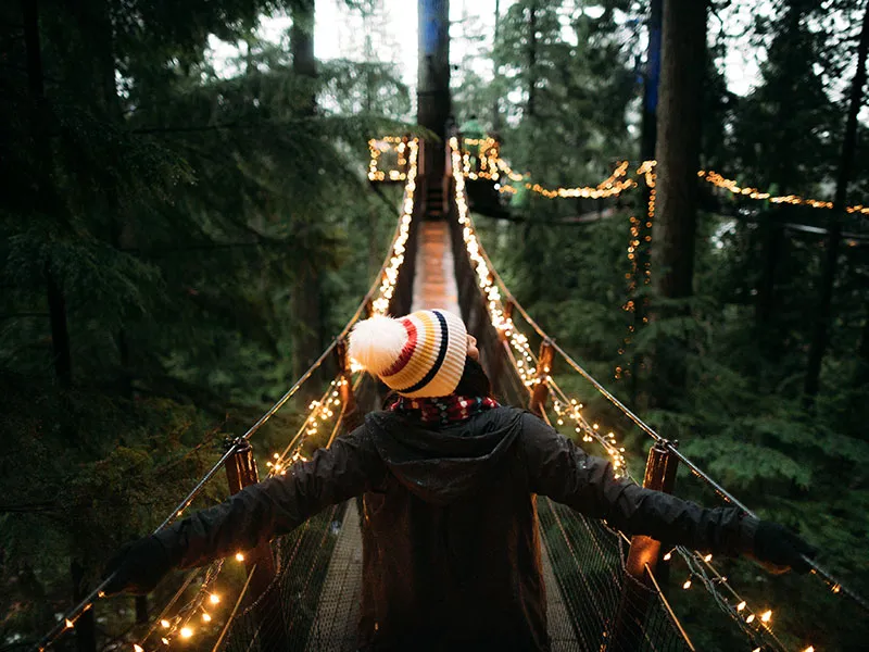 Trải nghiệm cầu treo Capilano vào mùa giáng sinh