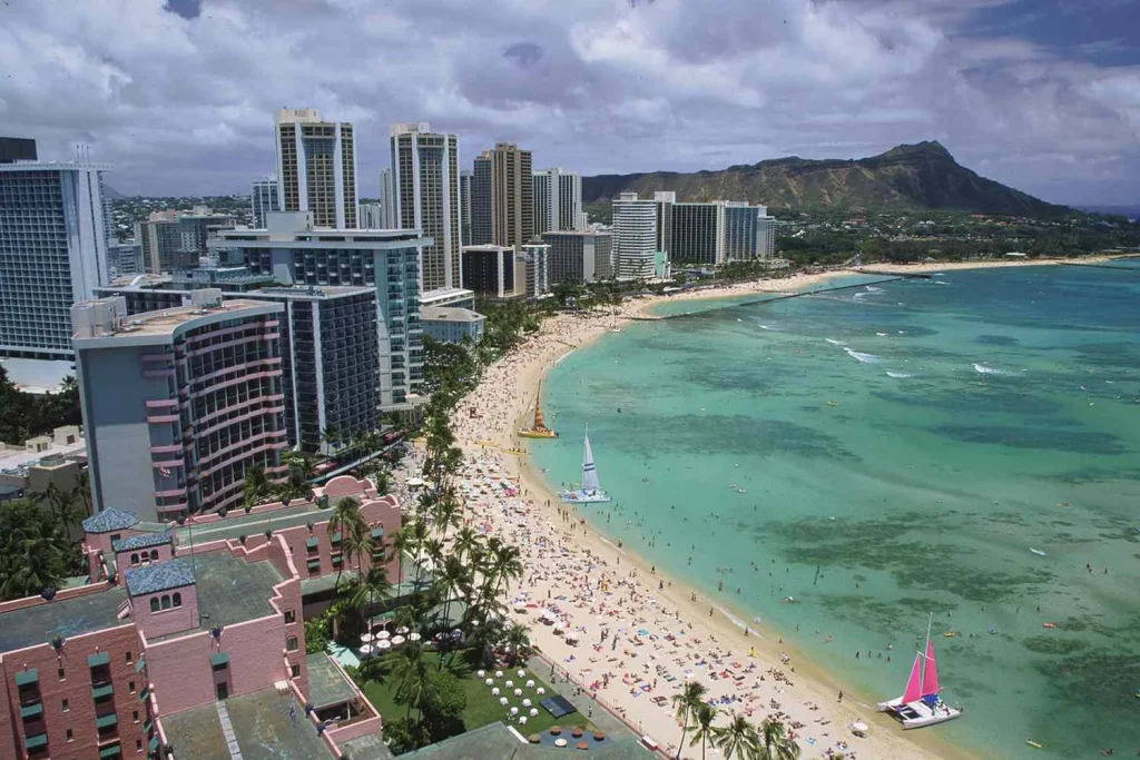 Bãi biển Waikiki - Bãi biển đẹp nhất cho kỳ nghỉ ở Hawaii