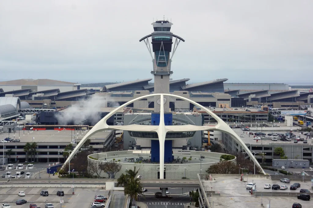 Tháp kiểm soát không lưu ở Mỹ - Tháp ATC quốc tế Los Angeles
