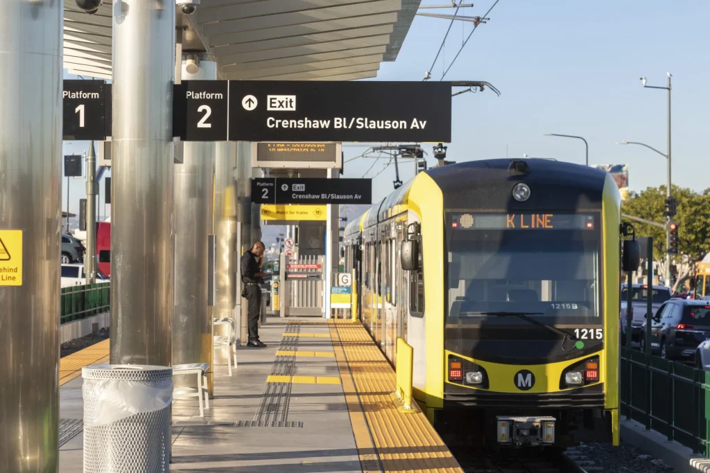 Dịch vụ đưa đón sân bay Los Angeles - Tàu điện ngầm