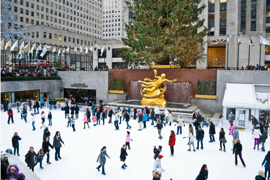 Sân trượt băng Rockefeller Center