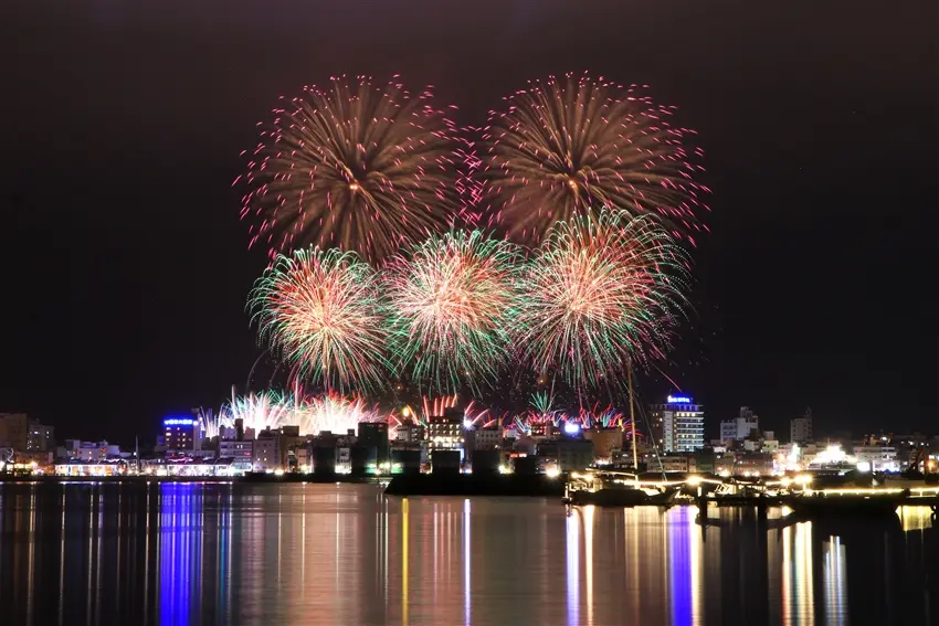 Tham dự lễ hội pháo hoa Penghu vào mùa xuân ở Đài Loan